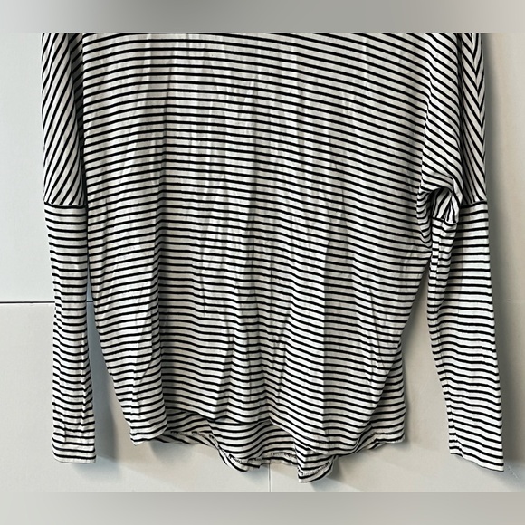 Decree Striped Long Sleeve Oversized Striped Top. Size XS. - Picture 9 of 9